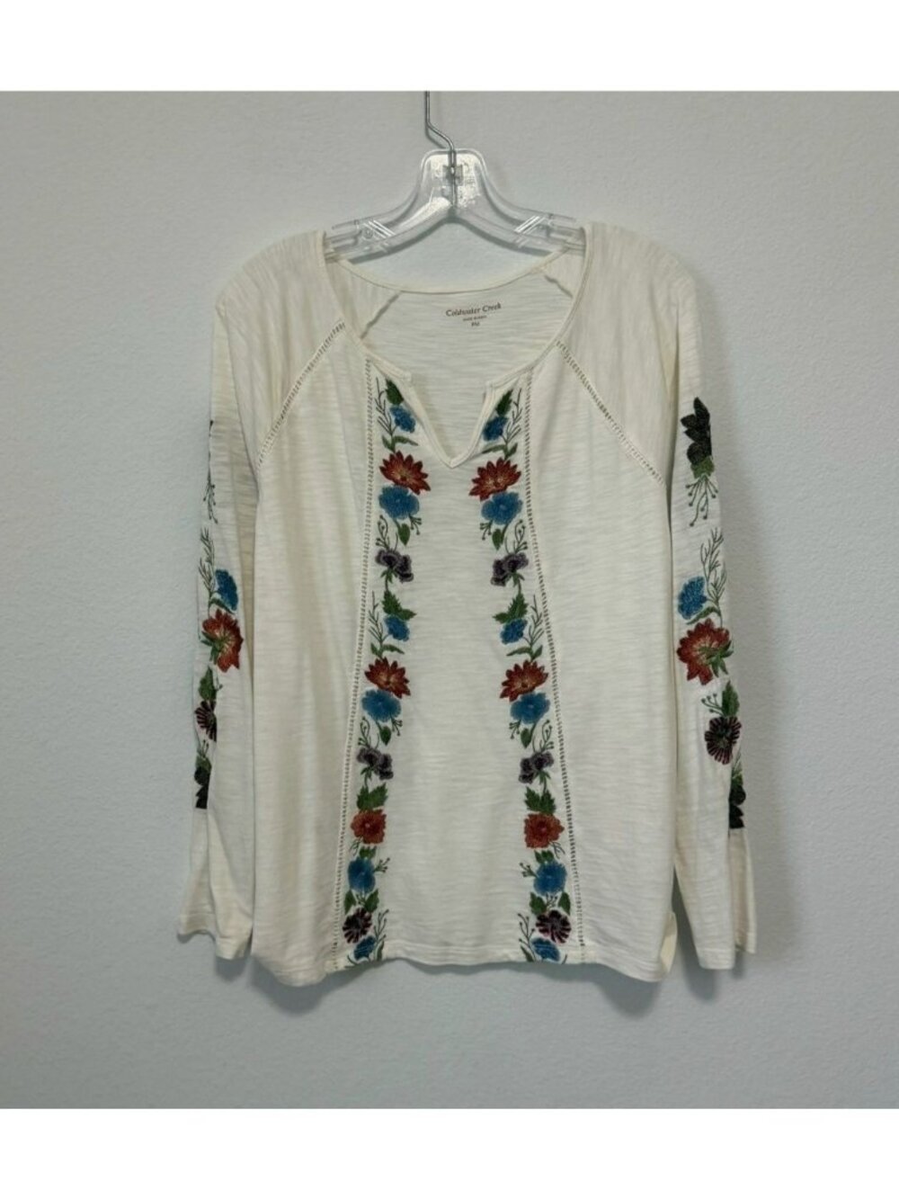 Coldwater Creek Long Sleeve V-Neck 🌺 Floral Embroidered Cream Blouse Size M pet